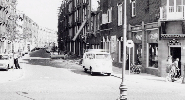 Celebesstraat 55-56 - 1972 .<br />Foto; Beeldbank Amsterdam 