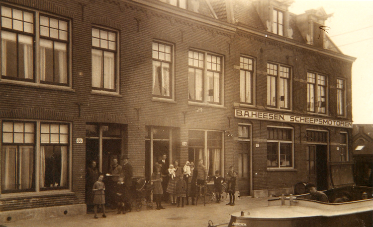 Omval 32 - ± 1920 .<br />Foto: Jan van Deudekom 