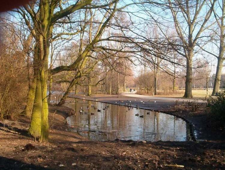  Het Oosterpark, januari 2003, vlakbij het water waar de parkieten graag vertoeven. 