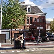 Oud politiebureau Het oude politiebureau Linnaeusstraat. Nu is het Het Ondernemershuis Amsterdam Groot Oost (2005). 