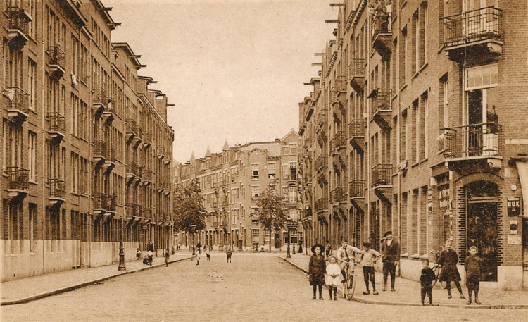 Paardekraalstraat - 1920 .<br />Foto: Beeldbank Amsterdam 