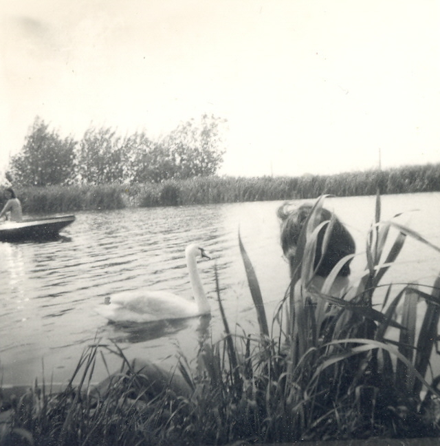  Een vorbeeld van stilte en rust. Foto Pieter Bol Een voorbeeld van stilte en rust in het Oostelijk Havengebied in 1979.<br />Foto: Ties Wijnen. 
