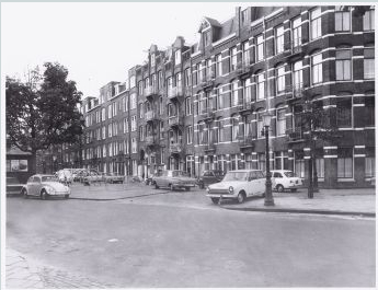  Eerste Atjehstraat nummers 83-81, in 1972 (Foto: Gemeentearchief Amsterdam) 