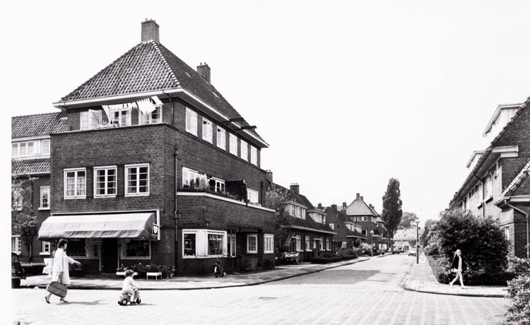 Ploegstraat 62 - 1971 .<br />Foto: Jo Haen 