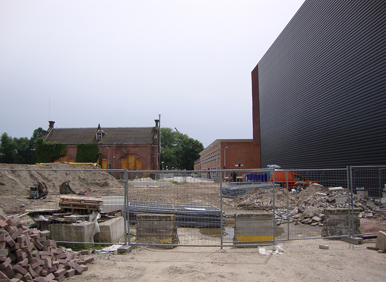 Oud en nieuw op de Polderweg anno 2009. Bijna alles is gesloopt Foto Pieter de Lang. 