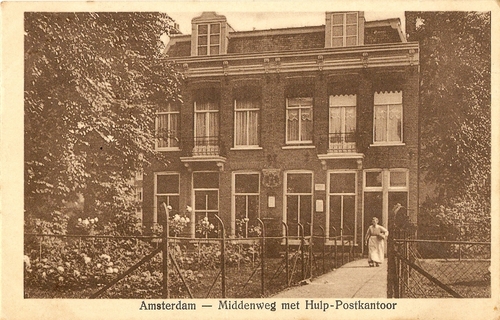 Postkantoor Middenweg hoek Hogeweg - 1901 Collectie K.L.Lintvelt Ansichtkaart uit bezit van.<br /> Jo Haen 