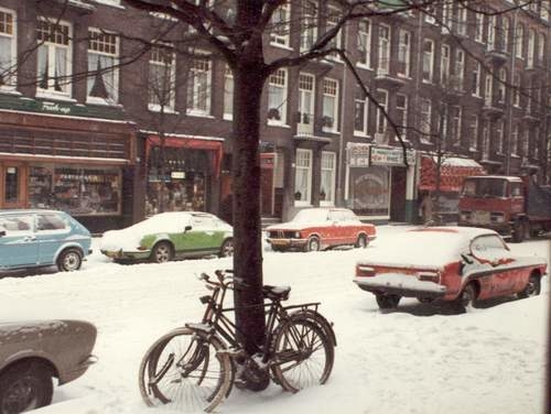 Pretoriusstraat   met sneeuw in 1978 - foto gemaakt door een buurtbewoonster. 