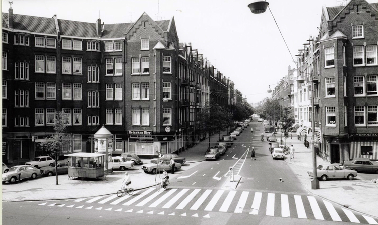 Pretoriusstraat hoek Linnaeusstraat - 1973 .<br />Foto: Beeldbank Amsterdam 