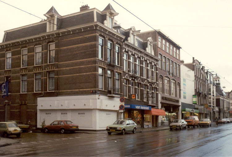 Middenweg 30 - 1990 .<br />Klik rechts bovenaan op de foto en de foto wordt vergroot weergegeven.<br />Foto: Theo Proeskie © .<br />Foto: Theo Proeskie © 