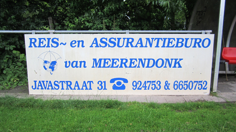 Javastraat 31 - 2013 .<br />Het reclamebord staat op het voetbalveld van A.S.V. FORTIUS 