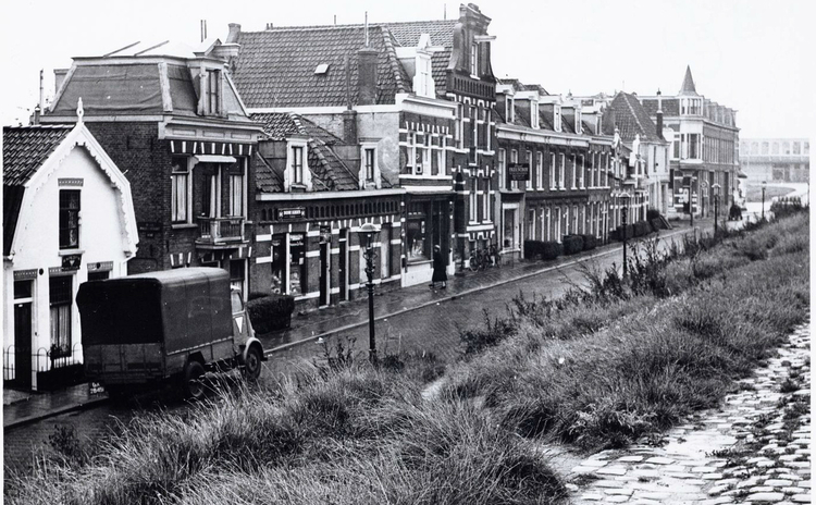 Ringdijk 64-66 - 1955 .<br />Foto: Beeldbank Amsterdam 