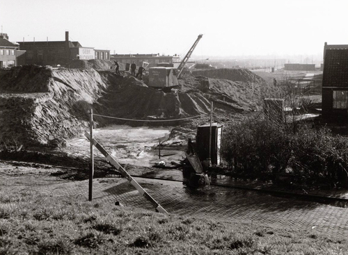 Ringdijk op de achtergrond Nobelweg  - 1959 .<br />Foto: Beeldbank Amsterdam 