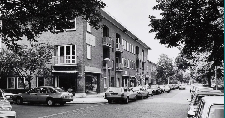 Robert Kochplantsoen 48-46-44 enz - 1985 .<br />Foto: Beeldbank Amsterdam 
