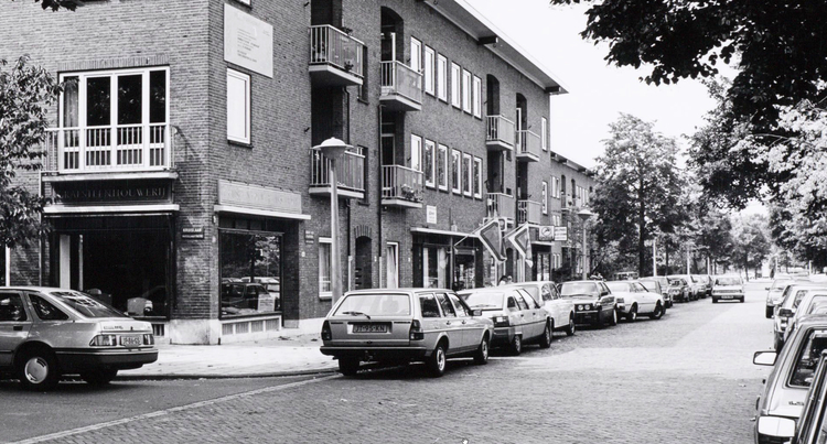 Robert Kochplantsoen 48 - 1985 .<br />Foto: Beeldbank Amsterdam 