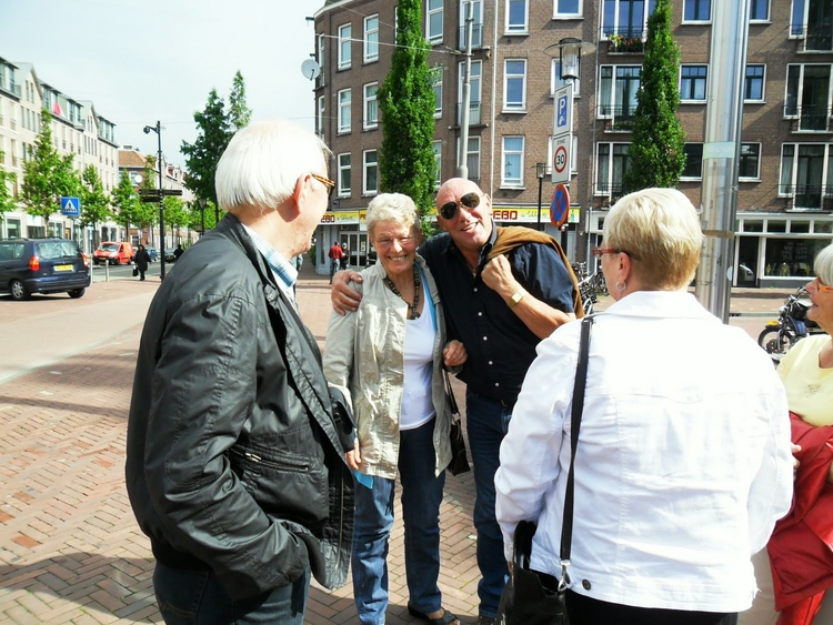  "Wat leuk je weer te zien !"<br />Foto: Kaatje/Tiny van Mourik "Nog net zo'n charmeur als vroeger !""<br />Foto: Kaatje/Tiny van Mourik 