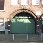 De achteringang van De Kraal-Kunstmagneetschool.