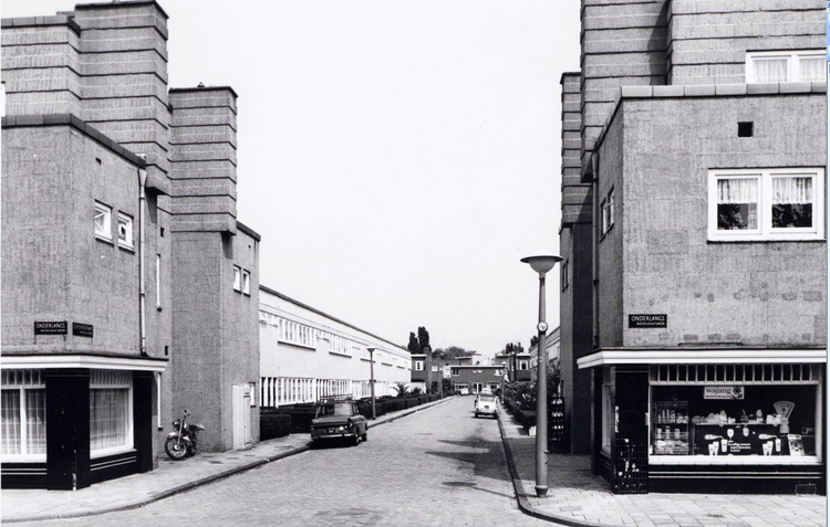 Schovenstraat 27 - 1951 .<br />Foto: Beeldbank Amsterdam 