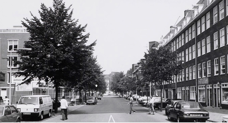 Soembawatraat - 1983 .<br />Foto: Beeldbank Amsterdam 