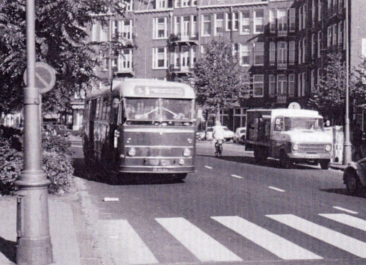 Bus 5 op het President Steynplantsoen omstreeks 1968, foto van Frans van Britsun. .<br />Bron: Flickr.nl 