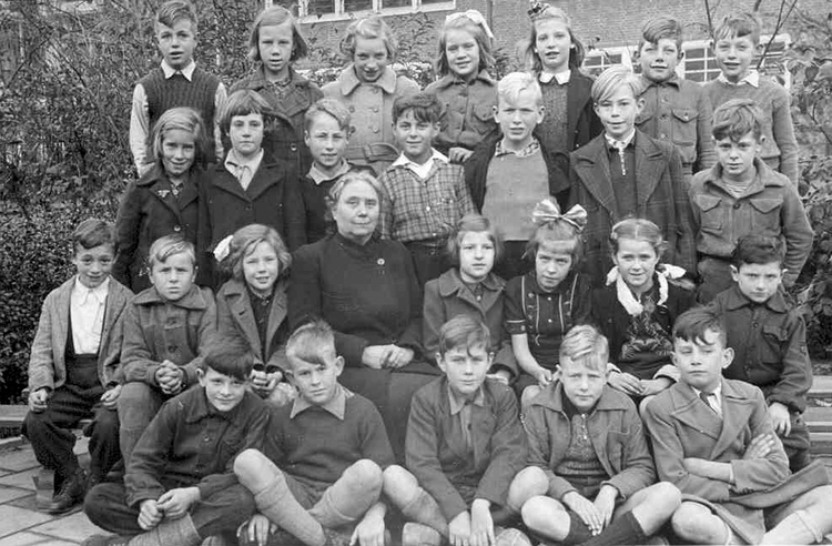 Sumatraschool - 1947 .<br />Foto: Lies van Lijf 