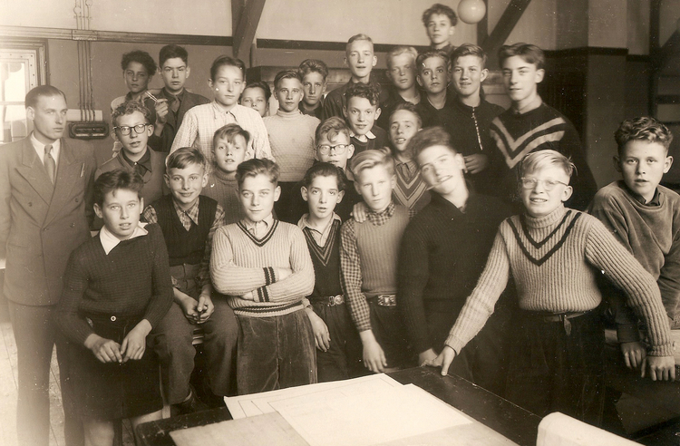 3e Techn.School - 1956/1957 .<br />Foto: Wim de Waal 
