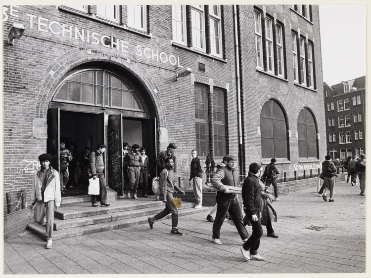 De 3e Technische School in 1984.  