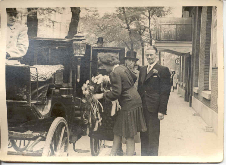 Trouwerij Mijn ouders zijn in de oorlog getrouwd, in 1943 in het oude stadhuis. 