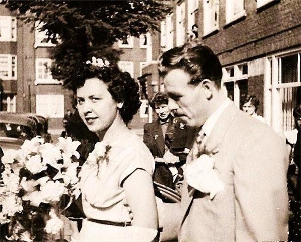 Trouwfoto van Mary van Groen vanuit de woning van mevr. De  Hooijer Met dank aan Mary voor de trouwfoto uit 1956! 