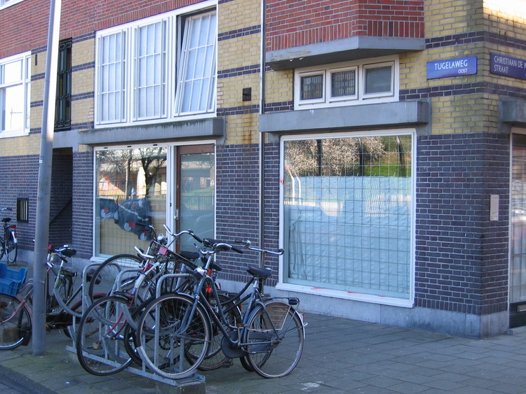  Deze foto is gemaakt op 14 februari 2008. Te zien is het oude winkelpand, de foto is gemaakt door Frits Slicht. 