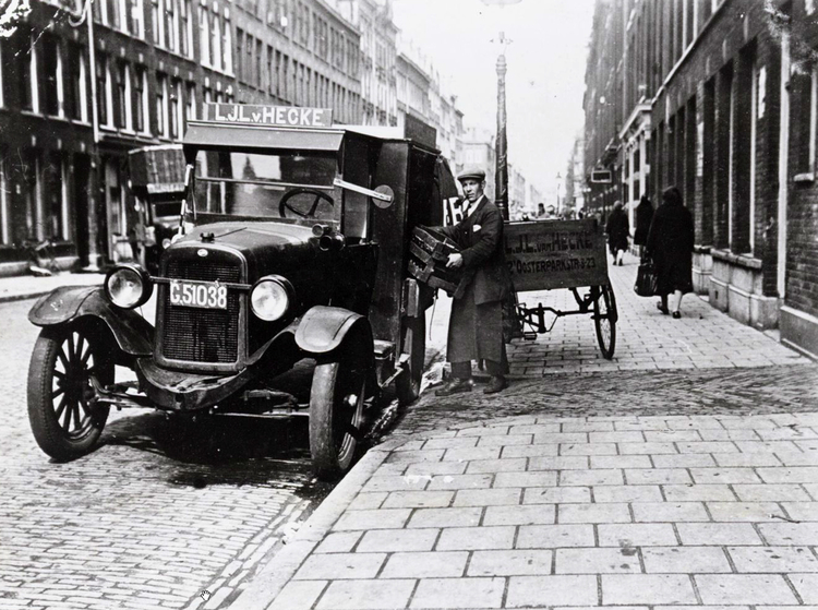 Tweede Oosterparkstraat 8-23 - 1920 .<br />Foto: Beeldbank Amsterdam 