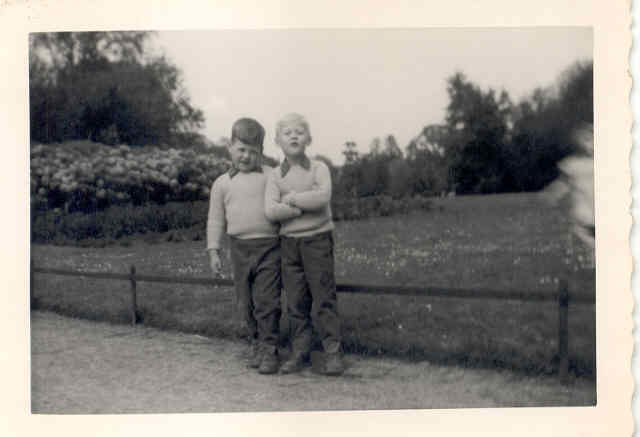 De tweeling-2 De tweeling in het Oosterpark (1964) 