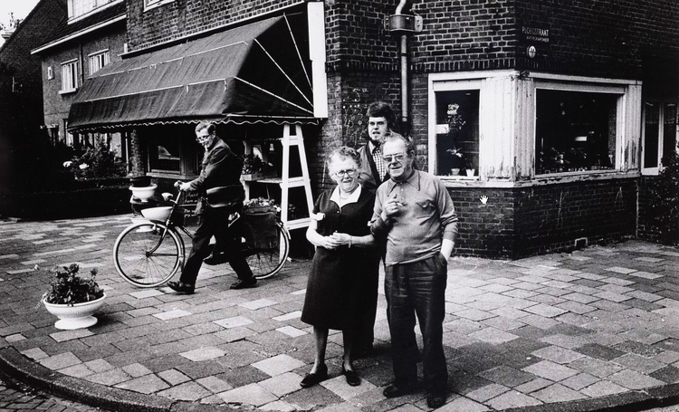 Veeteeltstraat 20 De rode Papaver fam v.d.Paverd - ± 1974 .<br />Foto: Beeldbank Amsterdam 