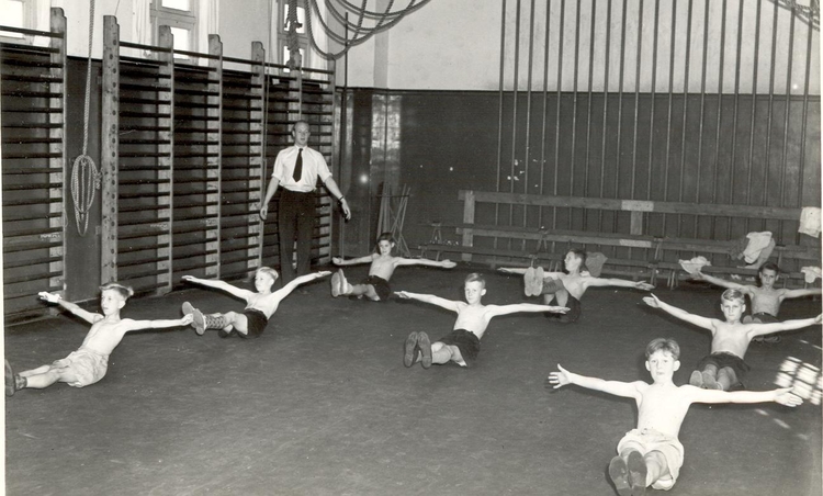  Gymles in de Abraham van Riebeeckschool  (omstreeks 1950) 