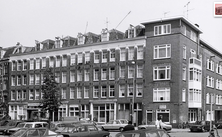 Wibautstraat 103 (helemaal links) - 1983 .<br />Foto: Beeldbank Amsterdam 