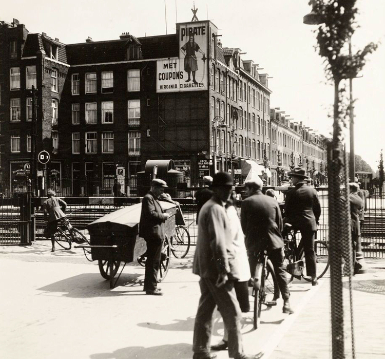 Wibautstraat 85 - ± 1935 .<br />Foto: Beeldbank Amsterdam 