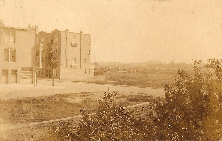 Willem Beukelszstraat 35 - ± 1914 .<br />Foto: Jan van Deudekom 