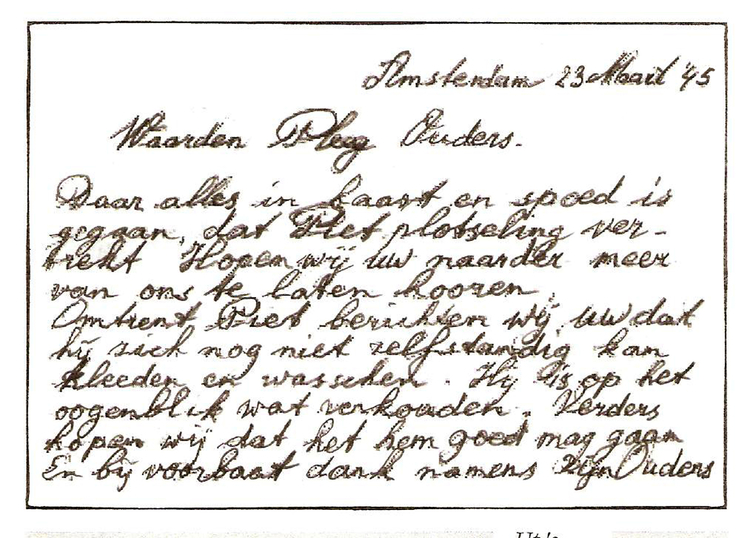 Briefje, in 1945 in de haast geschreven door de ouders van Piet aan de dan nog onbekende Friese familie die Piet in de oorlog zou opvangen. .<br />Foto: Piet Verschut © 