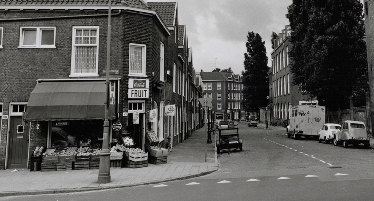 Zeeburgerdijk 88 - 1974 .<br />Foto: Beeldbank Amsterdam 