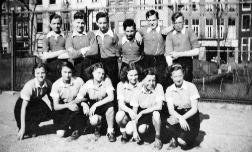 Schoolkorfbal 1938 - Foto: Herman Rientsma © Alle rechten voorbehouden  