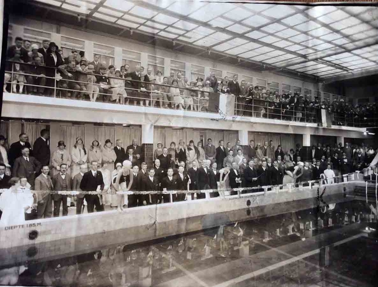 Opening Sportfondsenbad juni 1929  