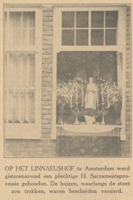 Processie, 1931. Processie Hofkerk – Linnaeushof. Bron: De Maasbode van 22-06-1931 
