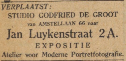 Dit is een kleine advertentie van de fotostudio van Godfried de Groot. Bron: Het Algemeen Handelsblad van 27 april 1928. 