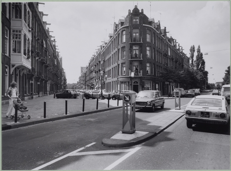 Tilanusstraat 22 augustus 1978. Rechts: Andreas Bonnstraat. Foto Beeldbank Amsterdam (Collectie Archief van de Dienst Ruimtelijke Ordening).   