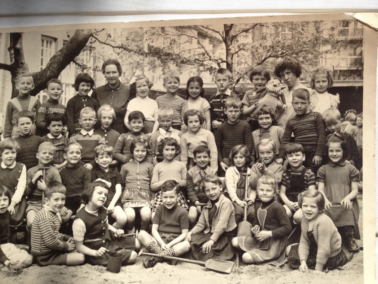 Kleuterschool 'De Klaproos' bij juffrouw Piet.jpg, eigen foto Rikje was toen bijna 5 jaar. 