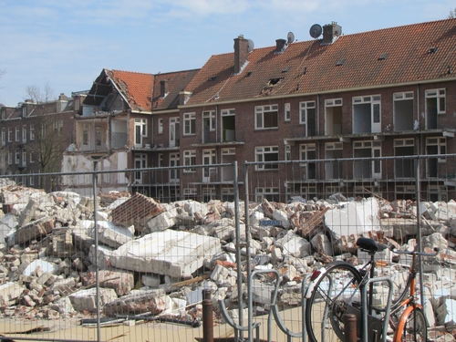Afbraak woningen langs de Tugelaweg. Foto: Frits Slicht.   