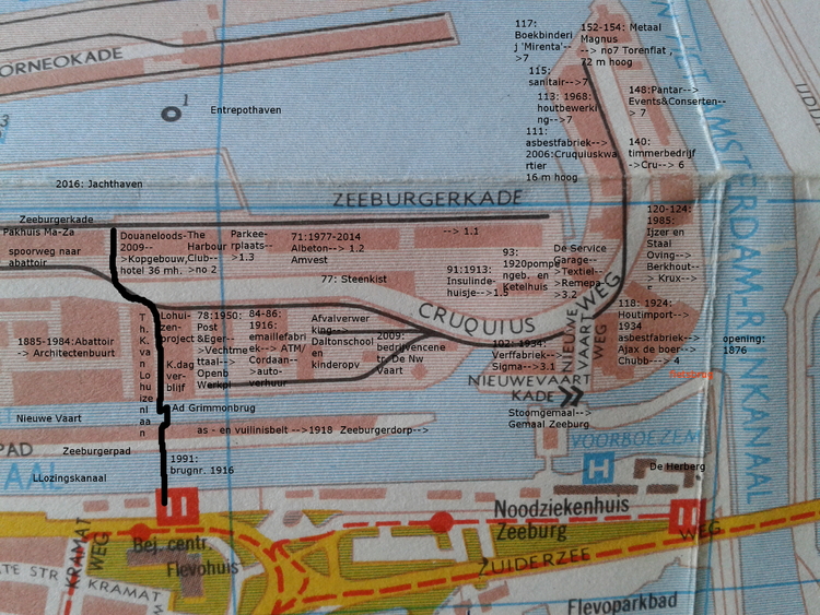 Kaart uit 1975 met vermelding van oude bestemmingen en verwijzing naar nieuwbouwkavels   