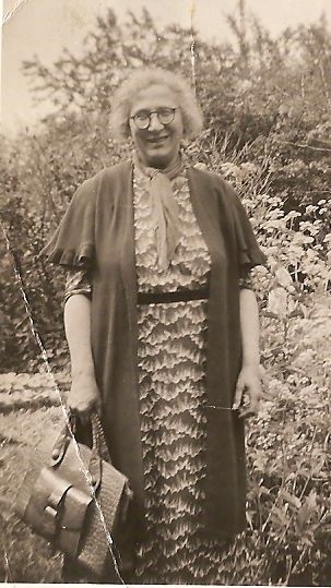 Annie's moeder 1931-2.jpg  