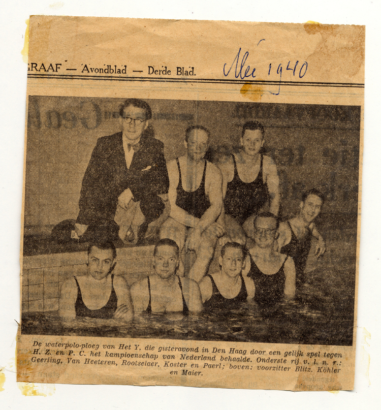 Krantenartikel over waterpoloploeg; foto afkomstig uit archief Het Y 1932_1942  