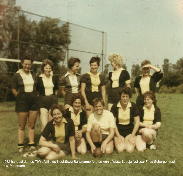 1962 TIW Dames handbal Drieburg3.jpg  