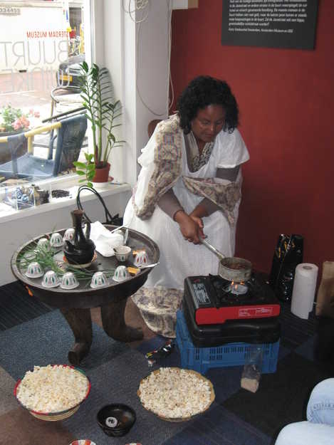 Ethiopiese ceremonie o.l.v. Ruth, foto Annemarie de Wildt  